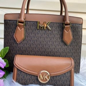 Michael kors purse and wallet set